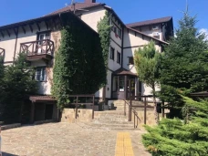 Alpijskij Dvor Hotel