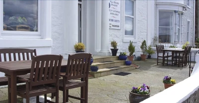 Commodore Guest House