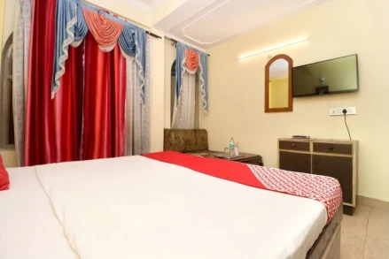 Oyo 16098 Hotel Amrit