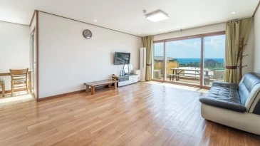 Seogwipo Oasis Huyang Pension
