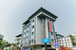 OYO 1400 Cochin Metro