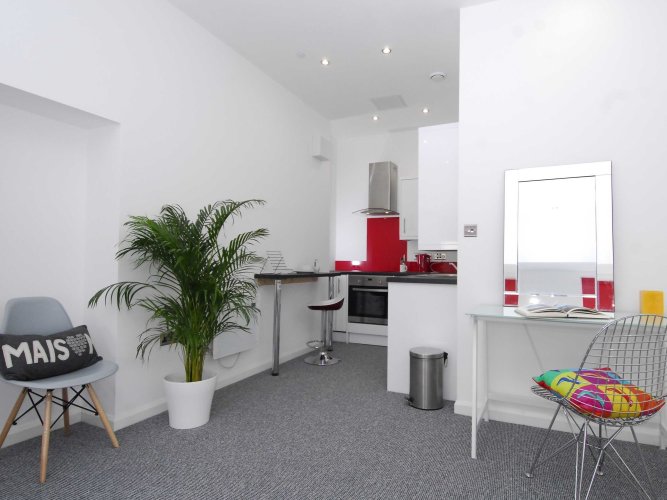 Fox House, Studio Apartments