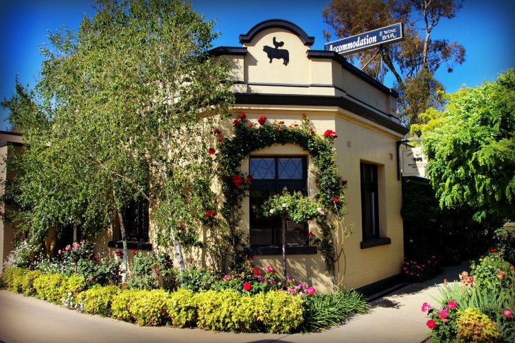CocknBull Boutique Hotel
