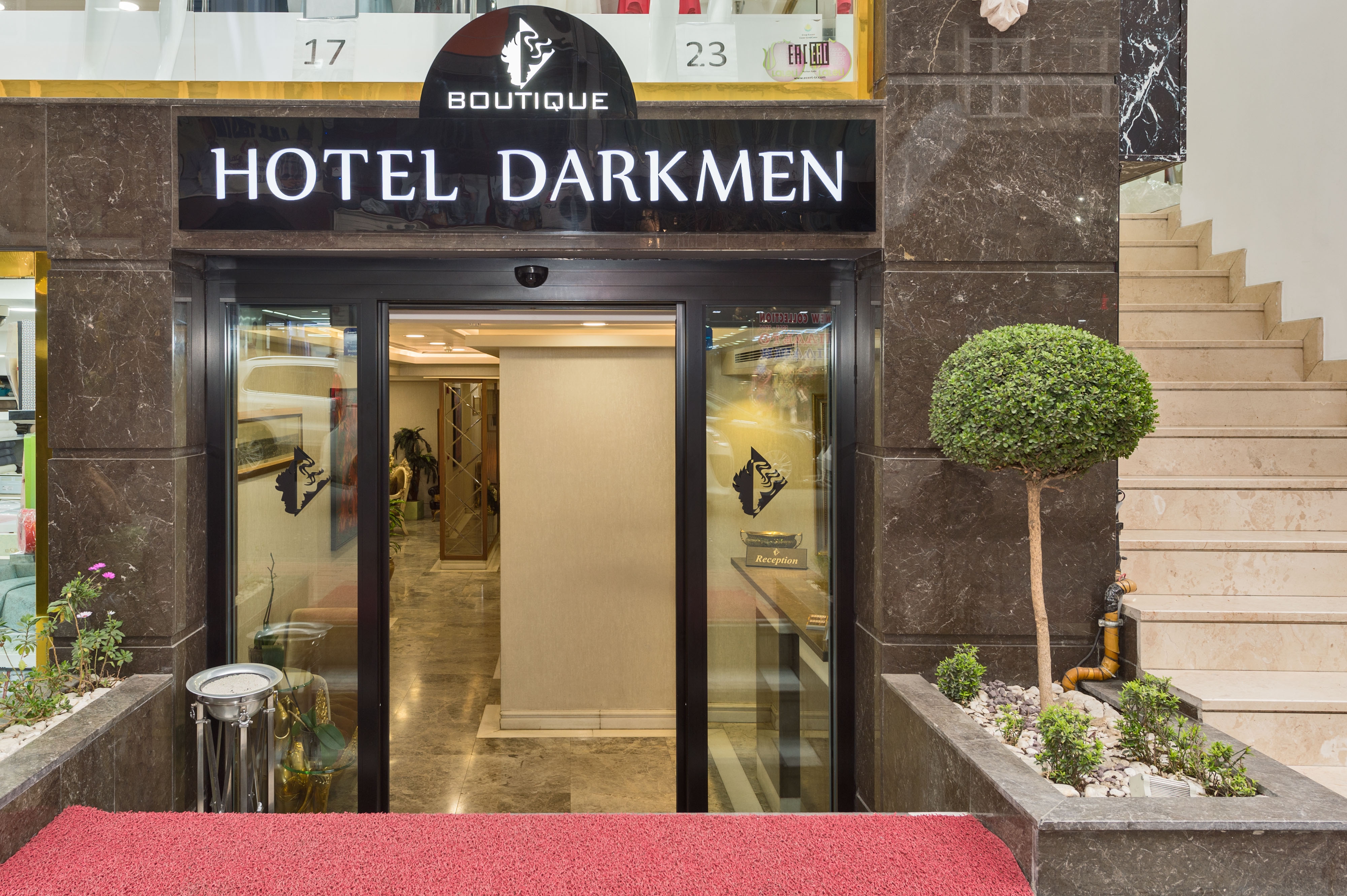 Darkmen Hotel