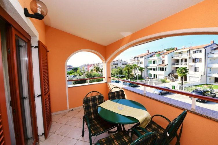 Apartments Zdjelar