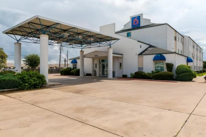 Motel 6 San Antonio, TX - South