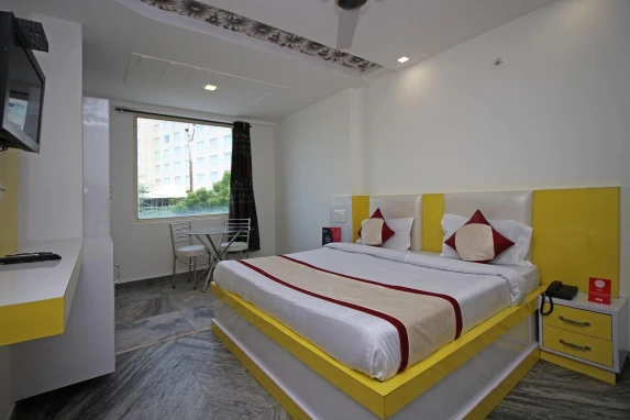 Oyo 8743 Hotel Ravi Palace