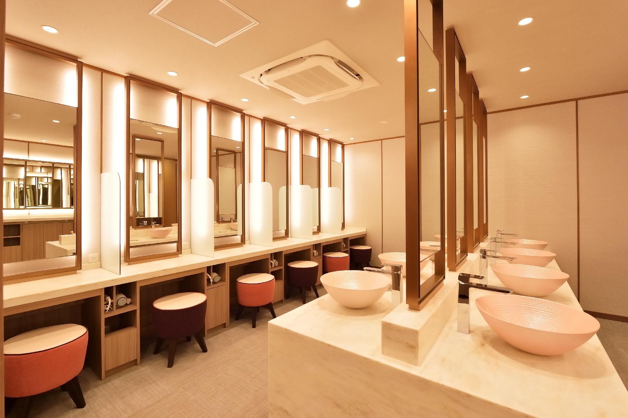 Cabin & Capsule Hotel J-SHIP Osaka Namba