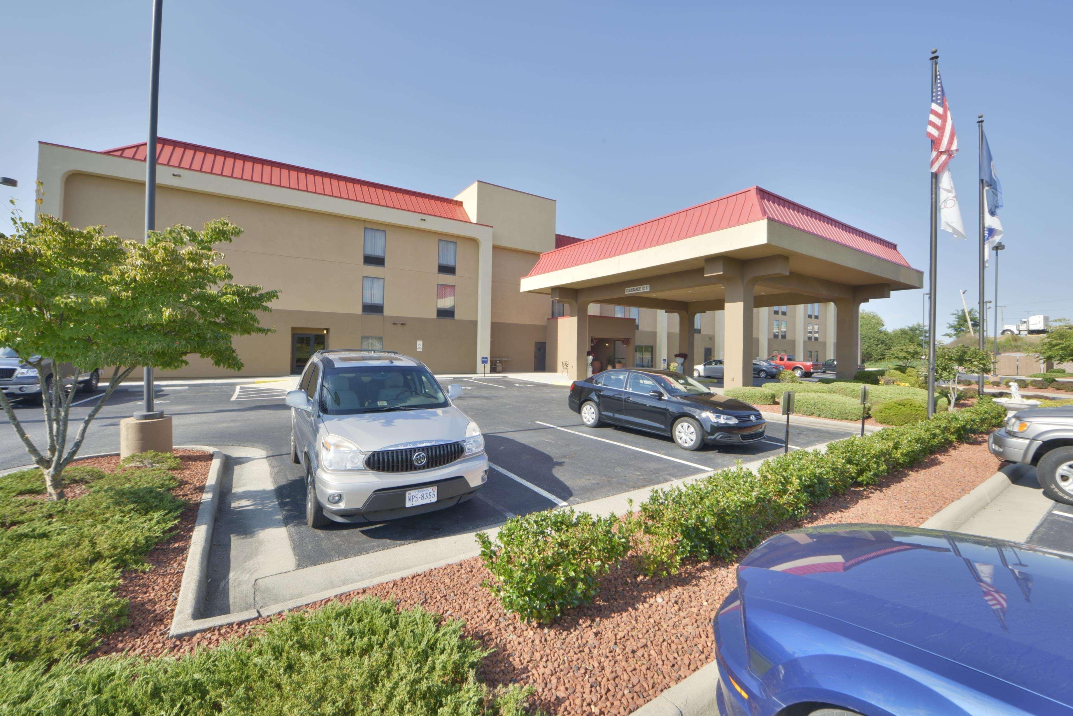 Hampton Inn Wytheville - Travel Gay