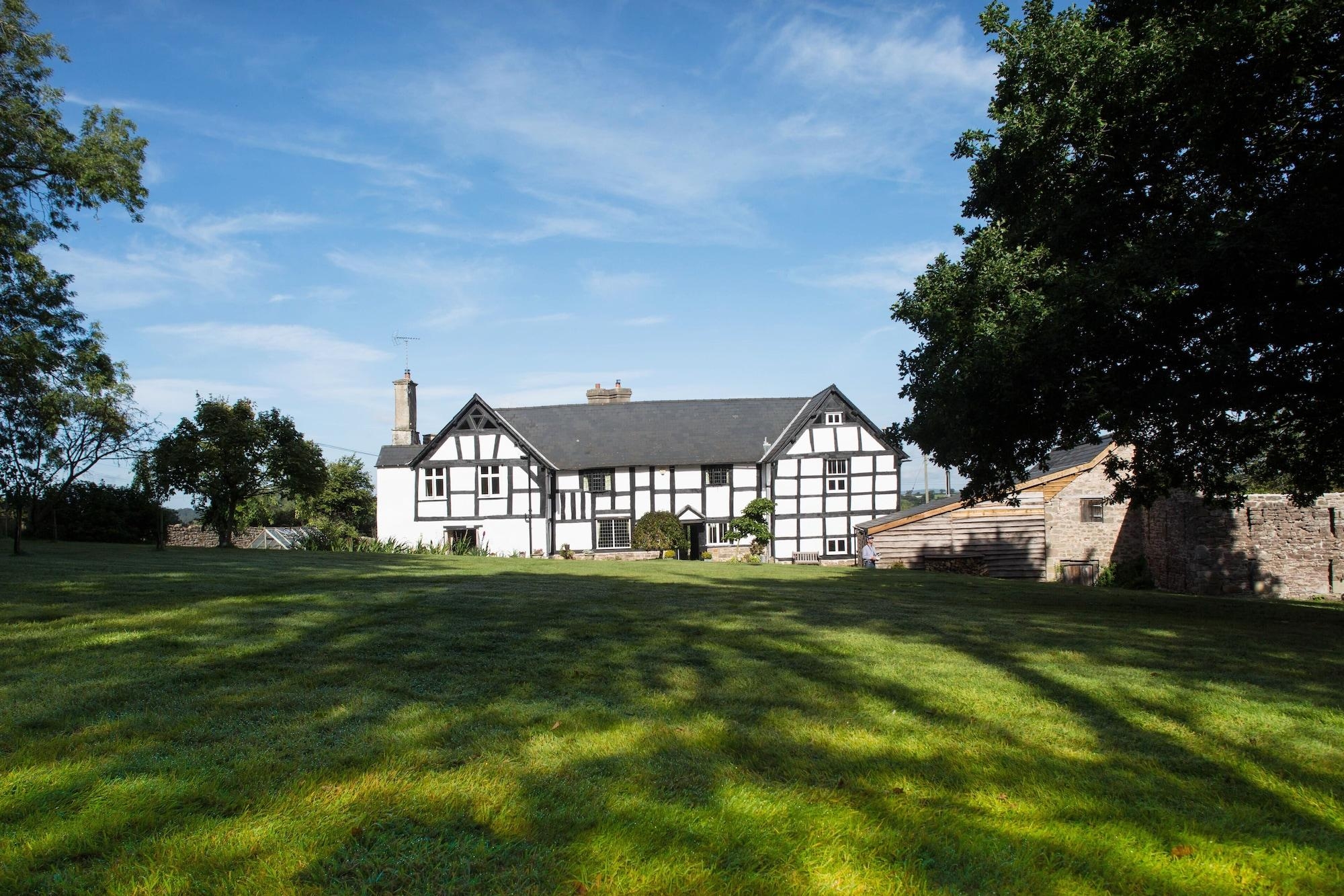 Lower Wythall B B