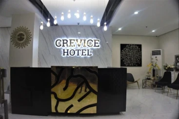 Crevice Hotel