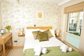 Eyre Square Townhouse