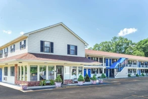 Knights Inn North Attleboro