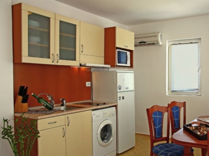 Bravo 5 Holiday Apartments