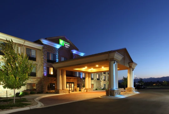 Holiday Inn Express and Suites Longmont