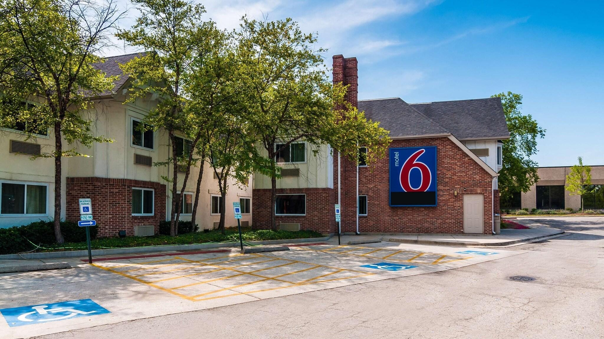 Motel 6 Arlington Heights, IL - Chicago North Cent