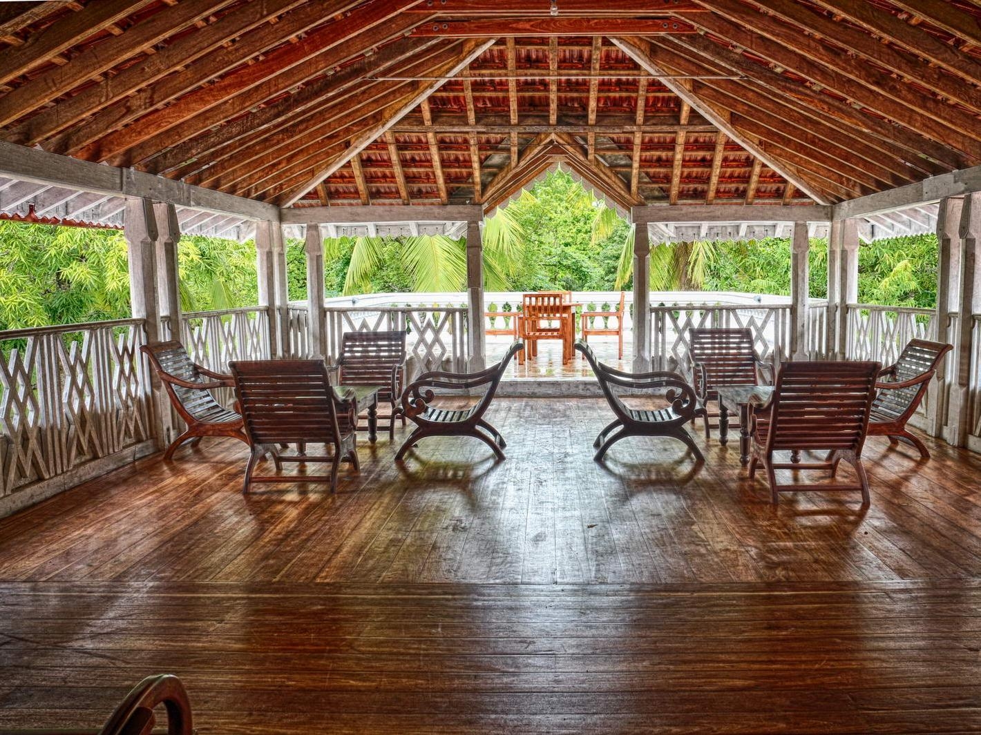 Tempat Suci di Tissawewa-Colonial Hotel