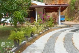 Damith Tourist Inn